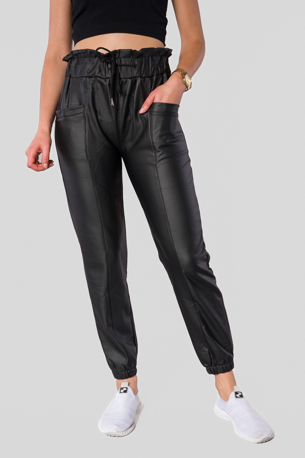 Dámske koženkové tepláky/jemne zateplené - čierne